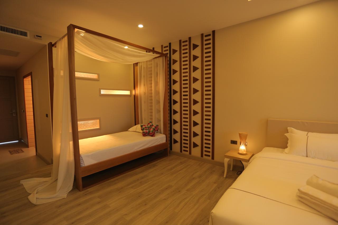 Navela Hotel & Convention Ratchaburi Exteriör bild