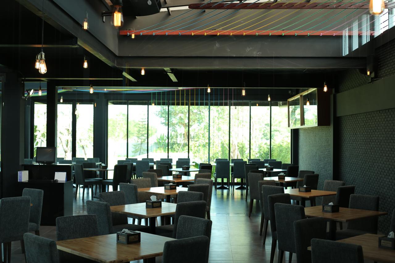 Navela Hotel & Convention Ratchaburi Exteriör bild