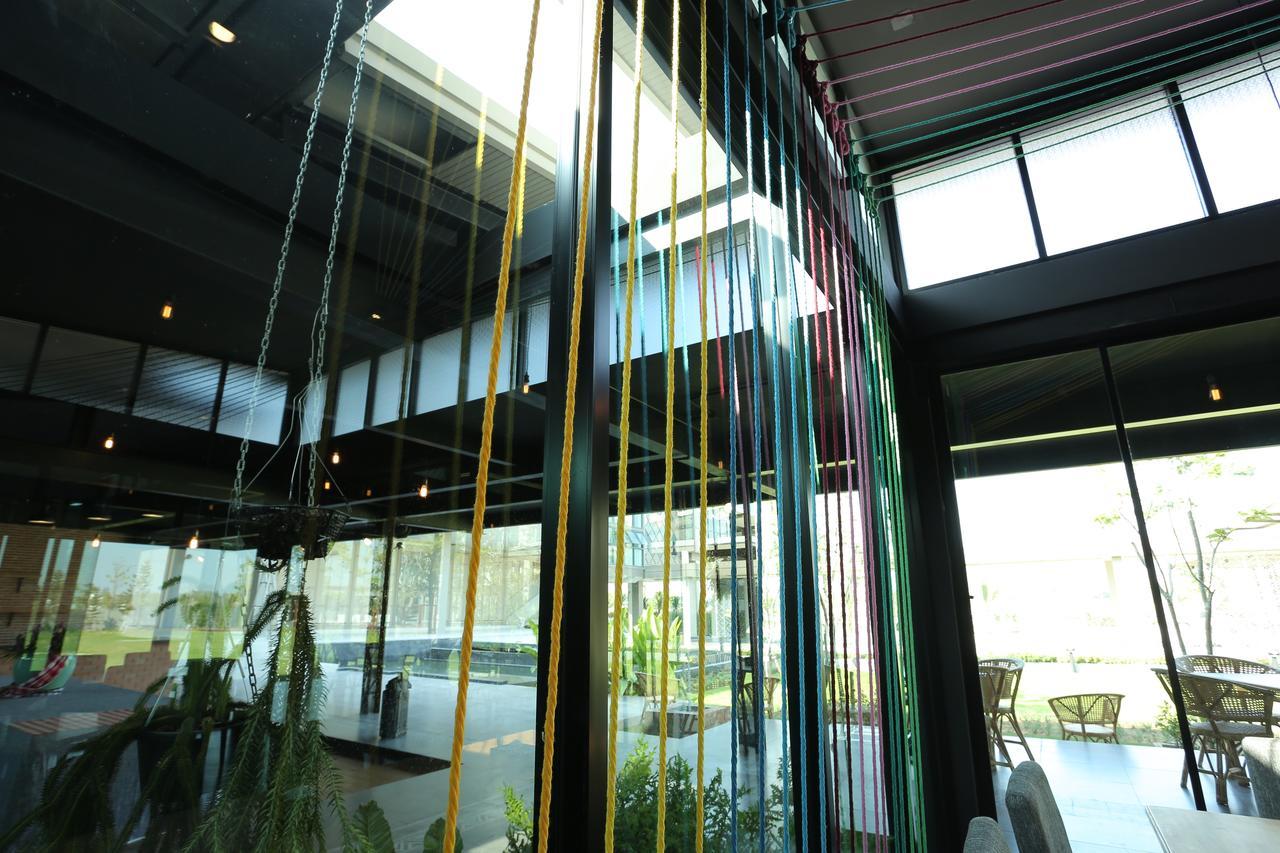 Navela Hotel & Convention Ratchaburi Exteriör bild